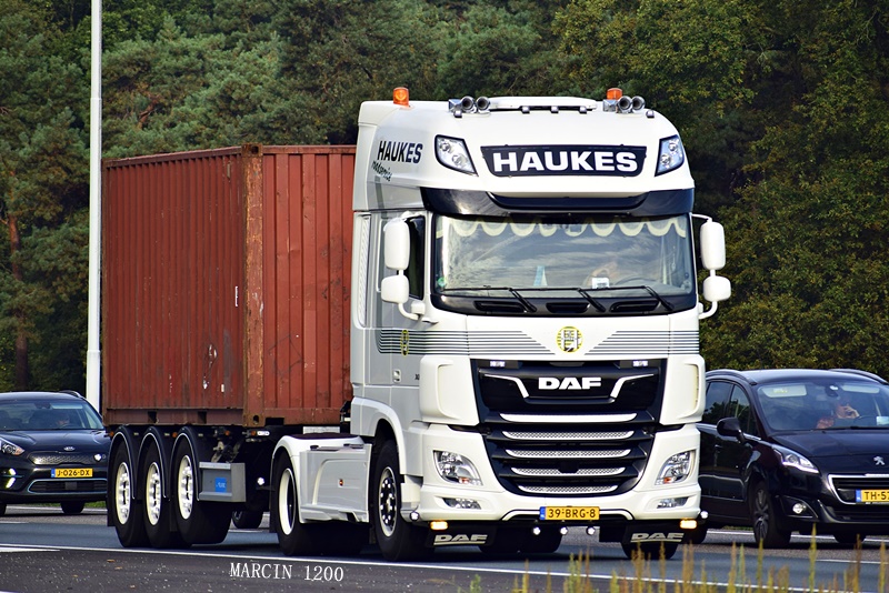 _DSC8137-crop-HAUKES-DAF XF 106 II.JPG