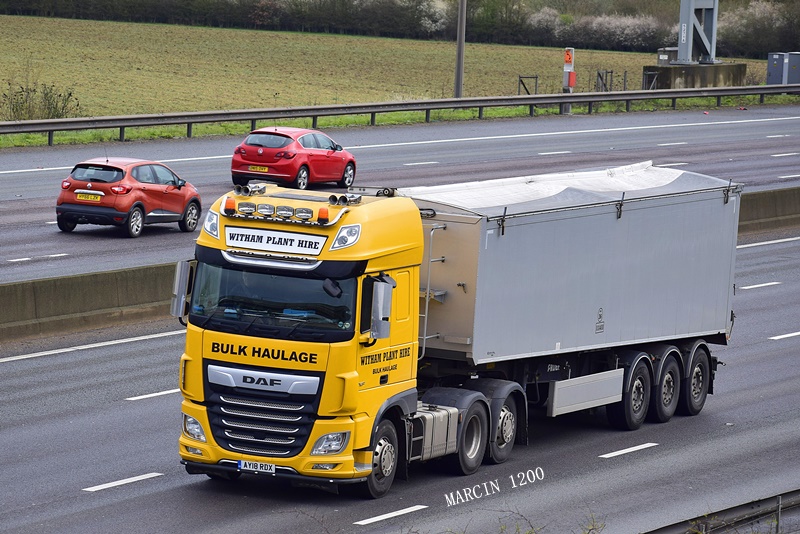 _DSC0255-crop-Witham Plant Hire-DAF XF 106 II.JPG
