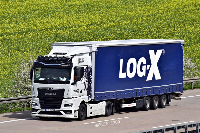 _DSC1985-crop-LOG-X - MAN TGX II.JPG