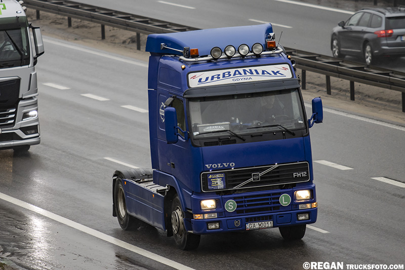 Volvo FH12 - Urbaniak Gdynia.jpg