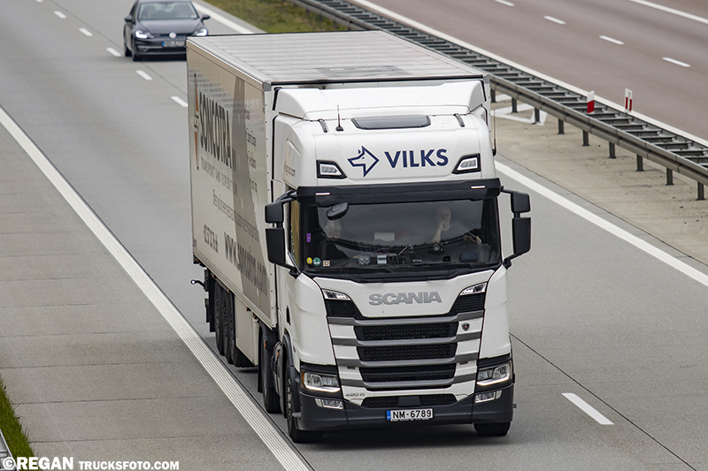 Scania 420R Super - Vilks.jpg