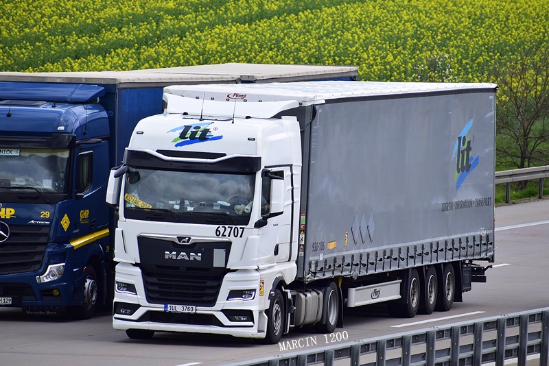 _DSC1997-crop-LIT-MAN TGX II.JPG