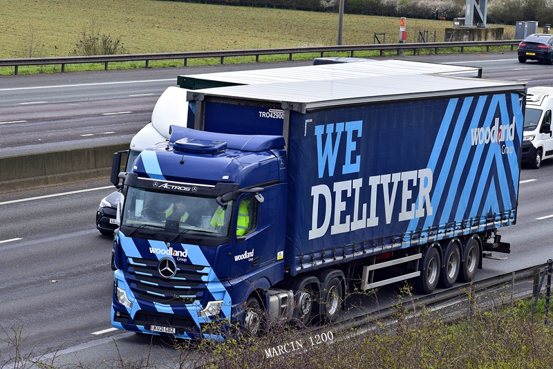 _DSC0407-crop-WOODLAND-Mercedes-Benz ActrosL MP5.JPG