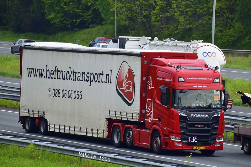 _DSC3842-crop-Heftrucktransport-SCANIA R580 V8.JPG