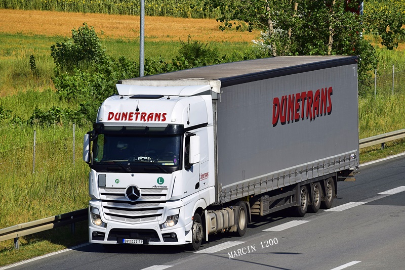 _DSC5535-crop-DUNETRANS-Mercedes-Benz Actros MP4.JPG
