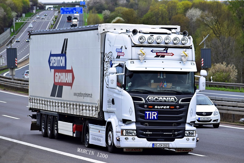 _DSC1235-crop-Scania R520 V8 Streamline Topline-Spedition Grohmann.JPG