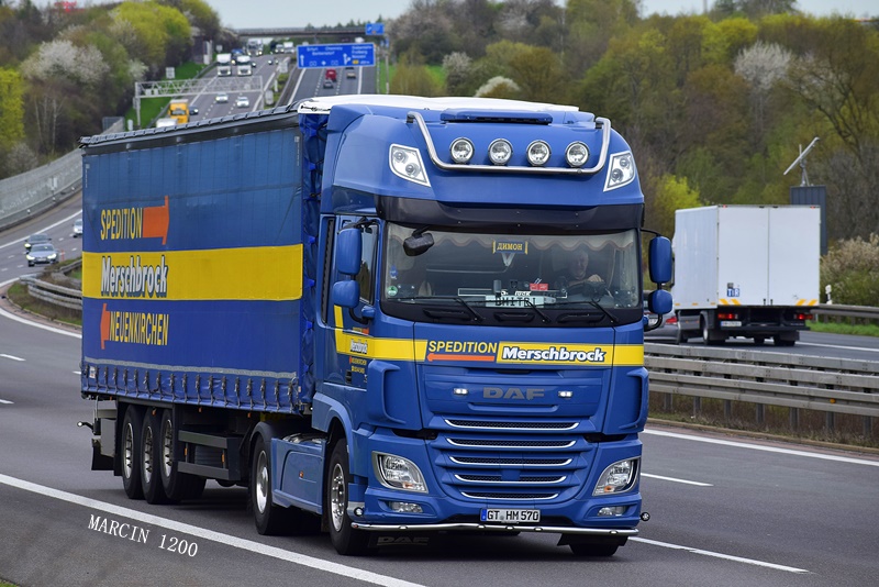 _DSC1263-crop-Merschbrock Spedition-DAF XF 106.JPG