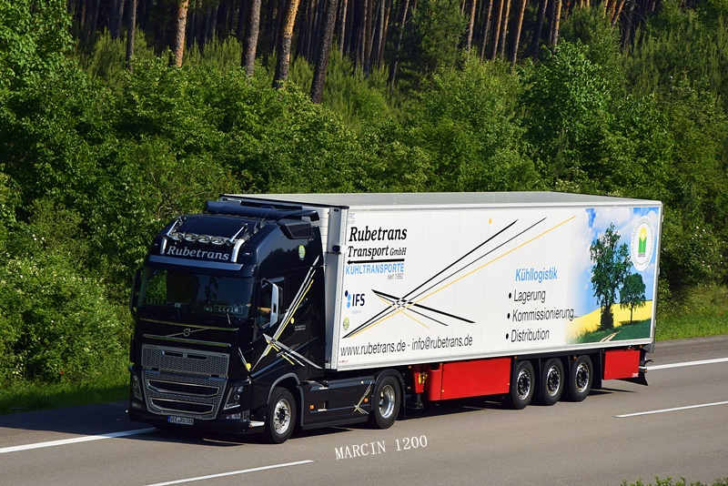 _DSC8813-crop-RUBETRANS-VOLVO FH IV.JPG
