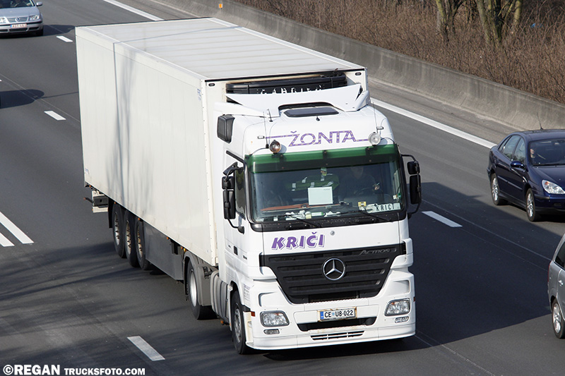 Mercedes-Benz Actros MP2 - Zonta.jpg