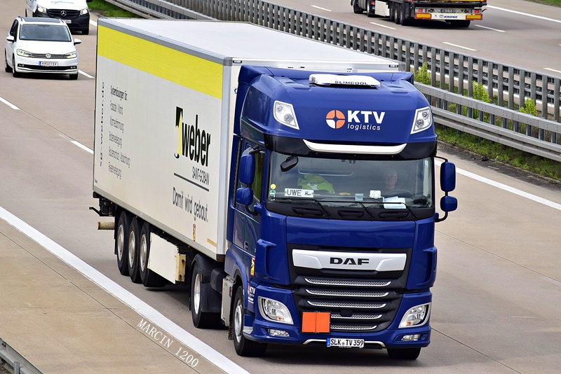 _DSC1451-crop-KTV-DAF XF 106 II.JPG