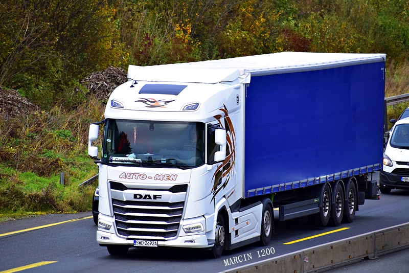 _DSC8267-crop-AUTO-MEN-DAF XG.JPG
