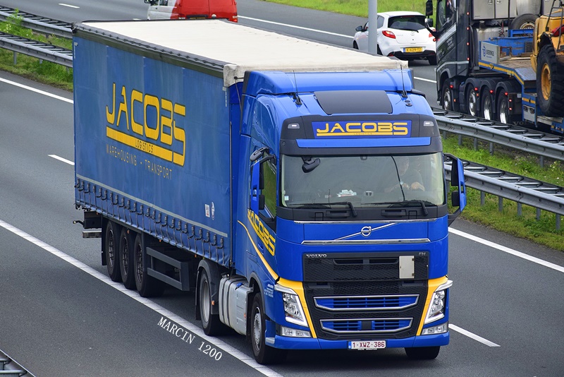 _DSC3379-crop-JACOBS-VOLVO FH IV.JPG