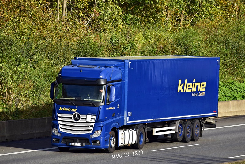 _DSC7948-crop-KLEINE-Mercedes-Benz Actros MP4.JPG