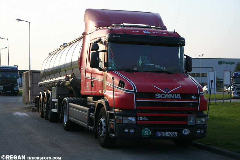 Scania 124L Torpedo - Trans-Bieszczady.jpg