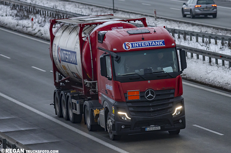 Mercedes-Benz Actros MP5 L - Intertank.jpg