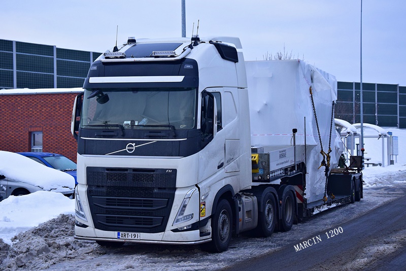 _DSC8339-crop-Hosike-VOLVO FH V.JPG