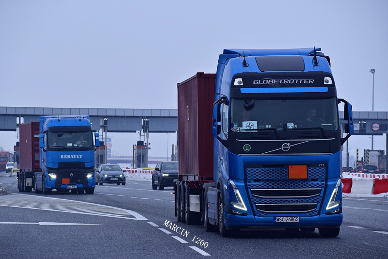 _DSC8450-crop-Morado-VOLVO FH V.JPG