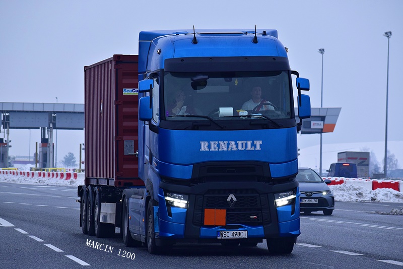 _DSC8451-crop-Morado-RENAULT RANGE-T EVO.JPG