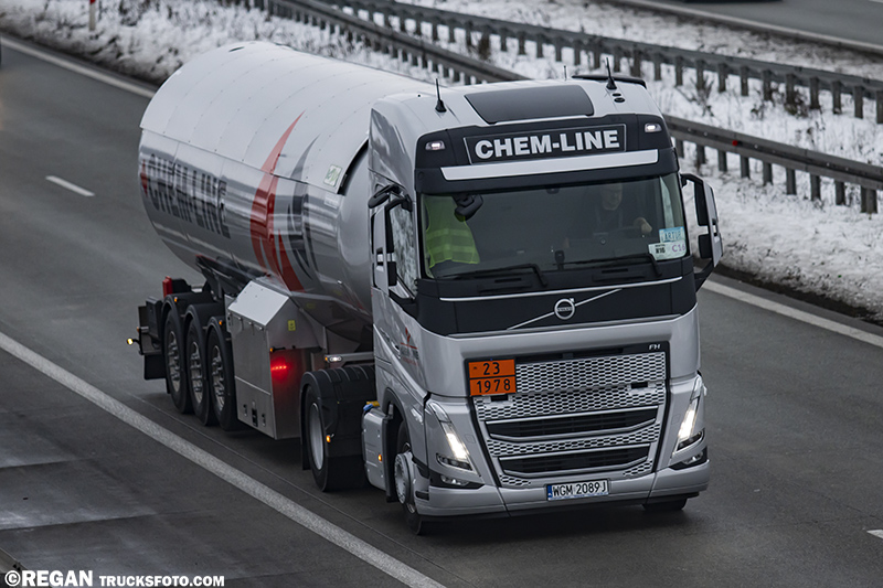 Volvo FH5 - Chem-Line.jpg