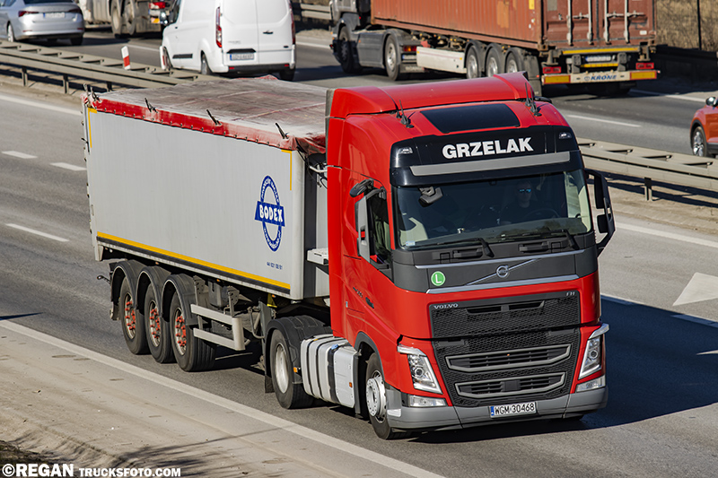 Volvo FH - Grzelak.jpg