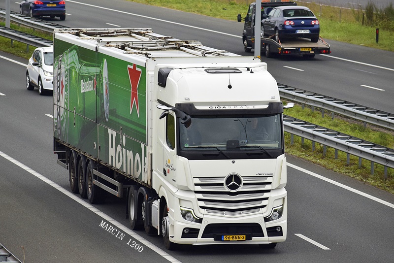 _DSC4510-crop-Simon Loos-Mercedes-Benz Actros MP5.JPG