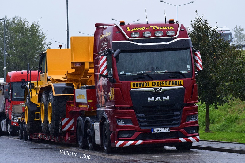 _DSC7112-crop-LEW TRANS-MAN TGX II.JPG