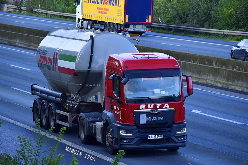 _DSC7675-crop-RUTA-MAN TGX II.JPG