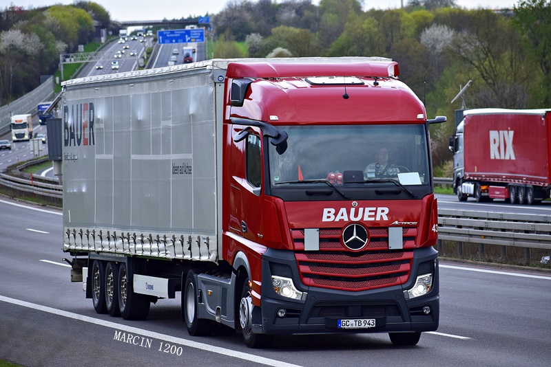 _DSC1144-crop-Mercedes-Benz Actros MP5-Bauer Spedition & Logistik.JPG