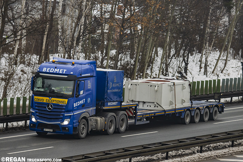 Mercedes-Benz Actros MP4 - Bedmet.jpg