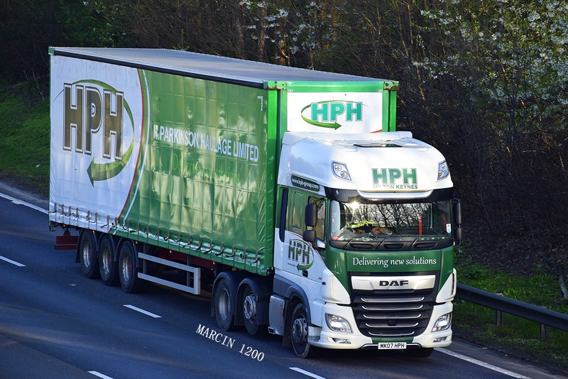 _DSC9933-crop-HPH-DAF XF 106 II.JPG