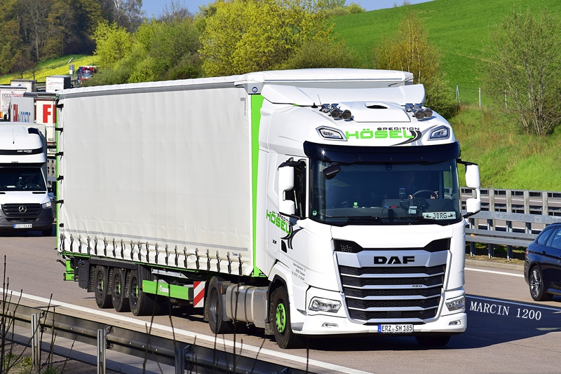 _DSC2810-crop-Spedition Hösel-DAF XG.JPG