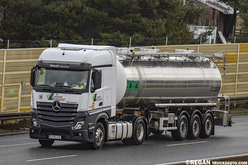 Mercedes-Benz Actros L - Liverani Group.jpg