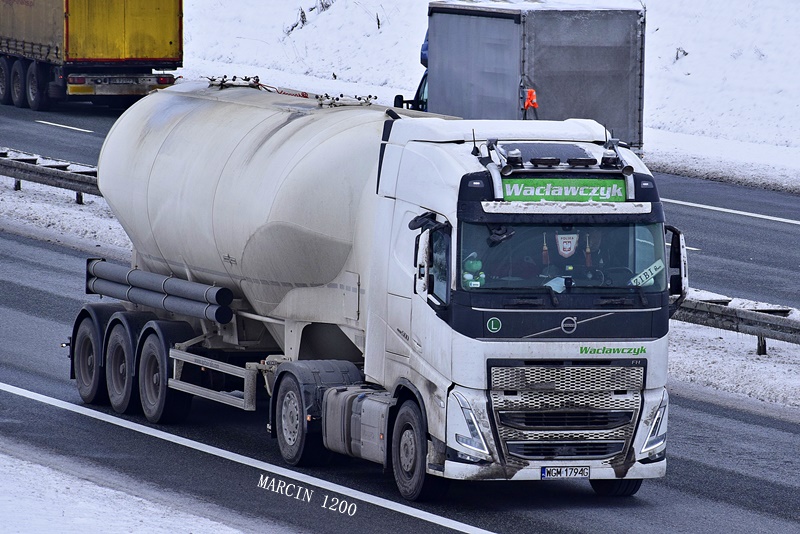 _DSC9115-crop-Volvo FH5 - Wacławczyk.JPG