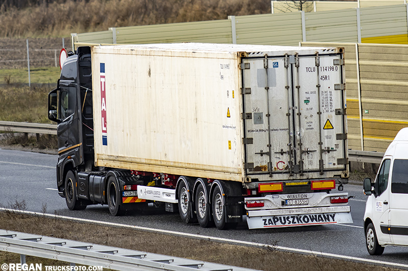 Ford F-Max - Zapuszkowany.jpg