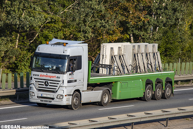 Mercedes-Benz Actros MP2 - DS Transport Logistics.jpg