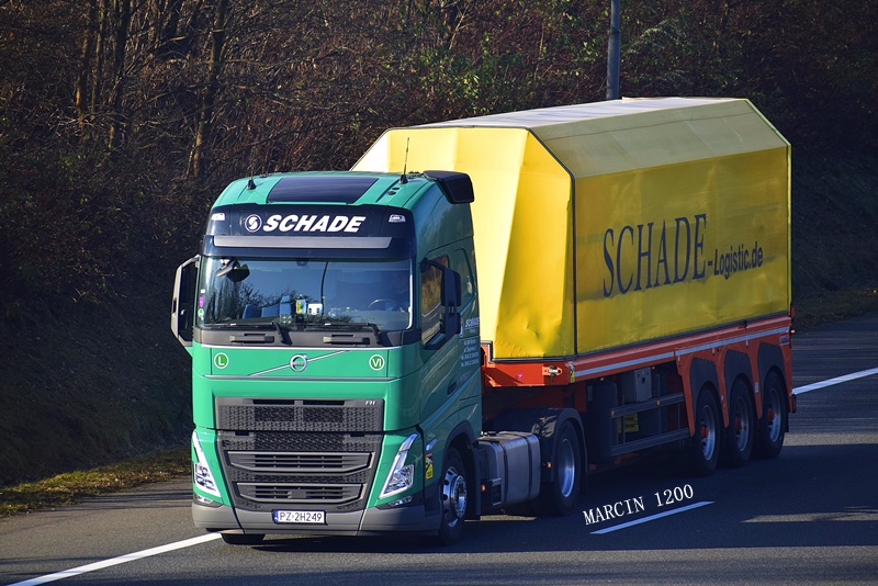 _DSC8903-crop-SCHADE-VOLVO FH V.JPG
