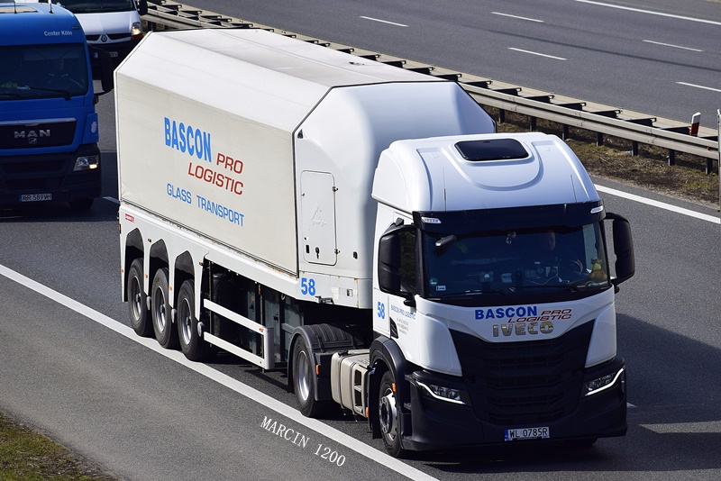 _DSC3358-crop-Iveco S-Way - Bascon Pro Logistic.JPG