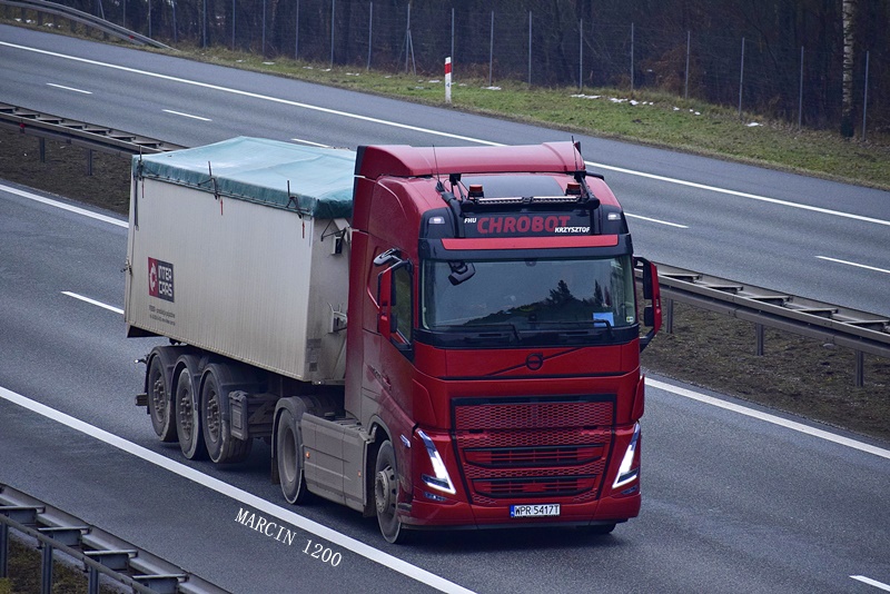 _DSC8558-crop-CHROBOT-VOLVO FH V.JPG
