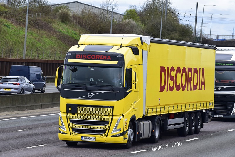 _DSC0549-crop-DISCORDIA-VOLVO FH V.JPG