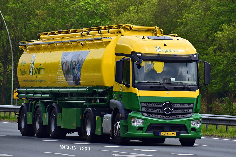 _DSC3168-crop-Agrifirm-Mercedes-Benz Actros MP4.JPG