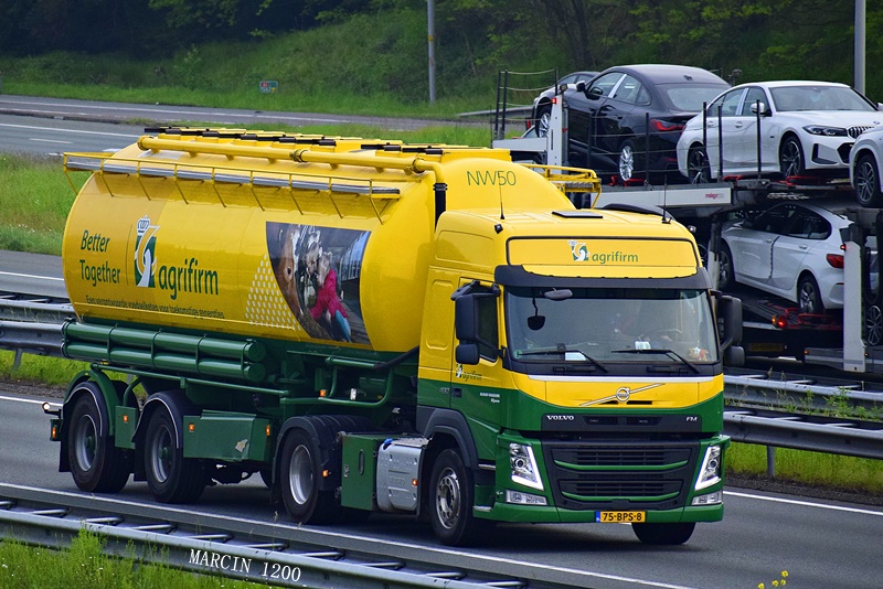 _DSC3562-crop-AGRIFIRM-VOLVO FM IV.JPG
