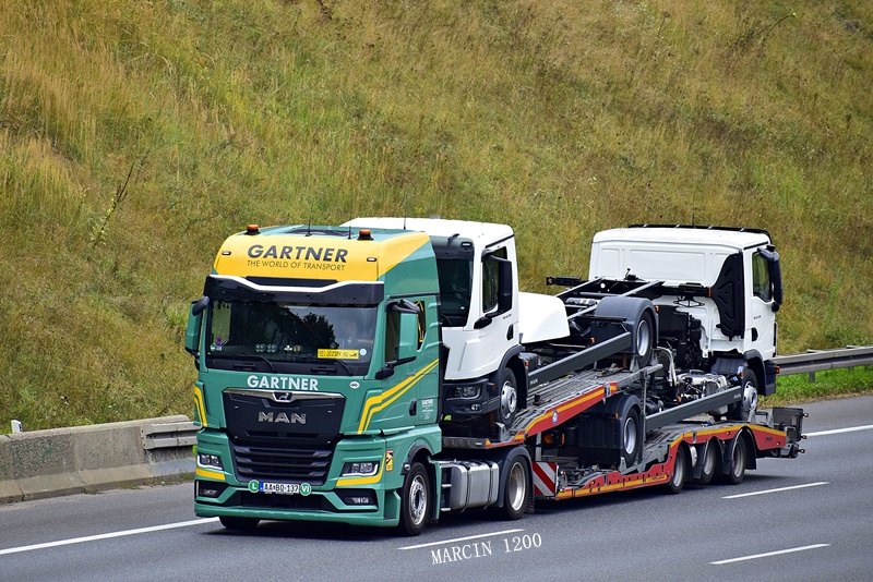 _DSC6948-crop-MAN TGX II Individual-GARTNER.JPG