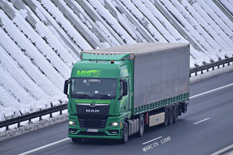_DSC8504-crop-Miś Transport-MAN TGX II.JPG
