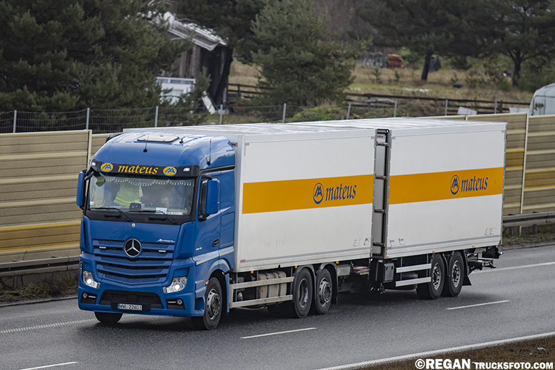 Mercedes-Benz Actros MP4 - Mateus.jpg