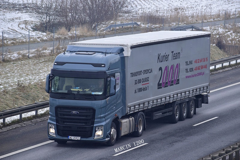 _DSC9524-crop-Kurier Team 2000-Ford F-Max.JPG