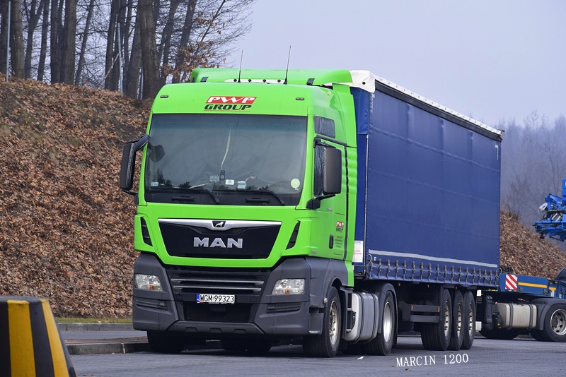 _DSC4690-crop-PWP-MAN TGX Euro6.JPG