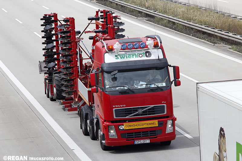 Volvo FH2 - Świerkot.jpg