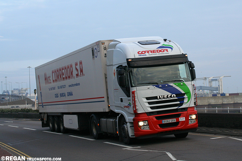 Iveco Stralis - Hnos. Corredor Transporte.jpg