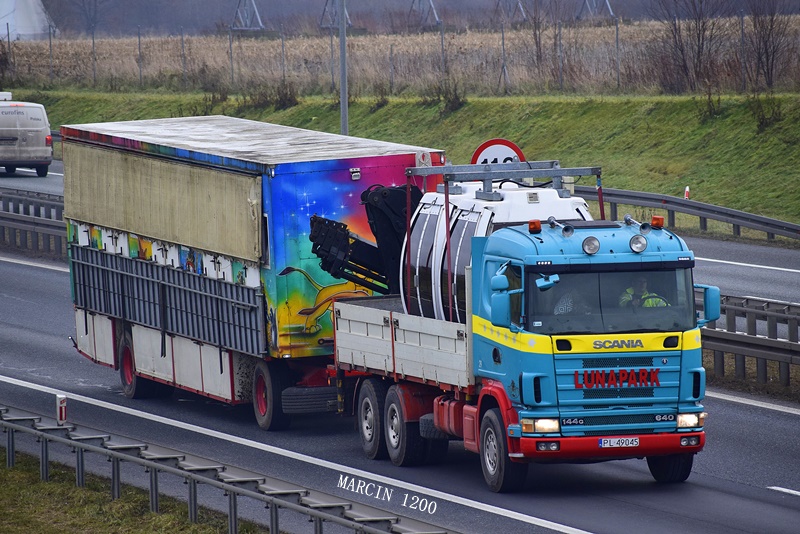 _DSC8602-crop-Wesołe Miasteczka  Cyrki-Lunapark.JPG