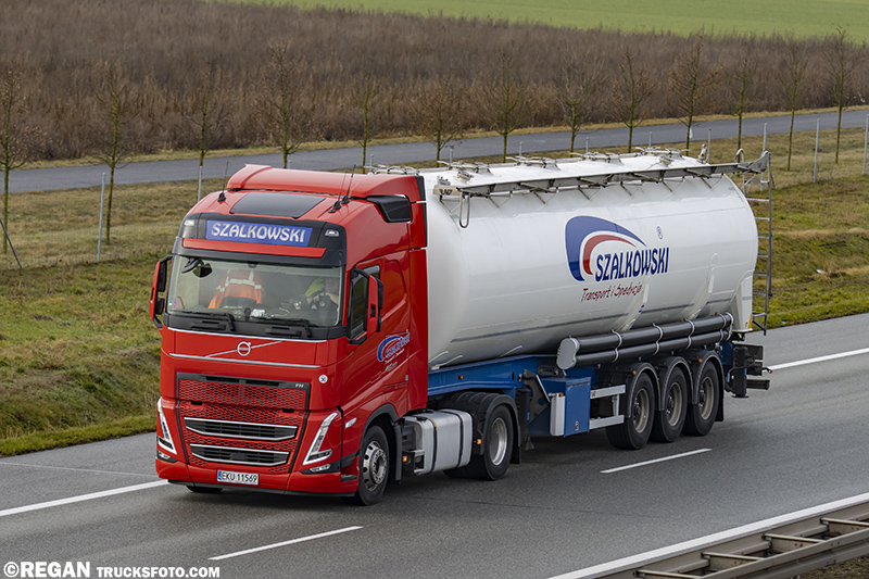 Volvo FH5 - Szalkowski.jpg